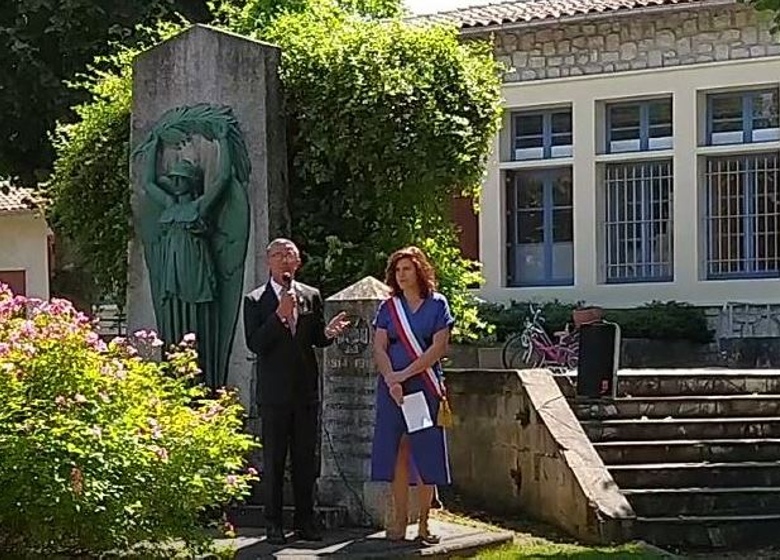 Dépôt gerbes 14 juillet 2020